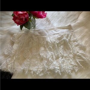 Forever 21 Girls Cream Lace Skorts NWOT SIZE S